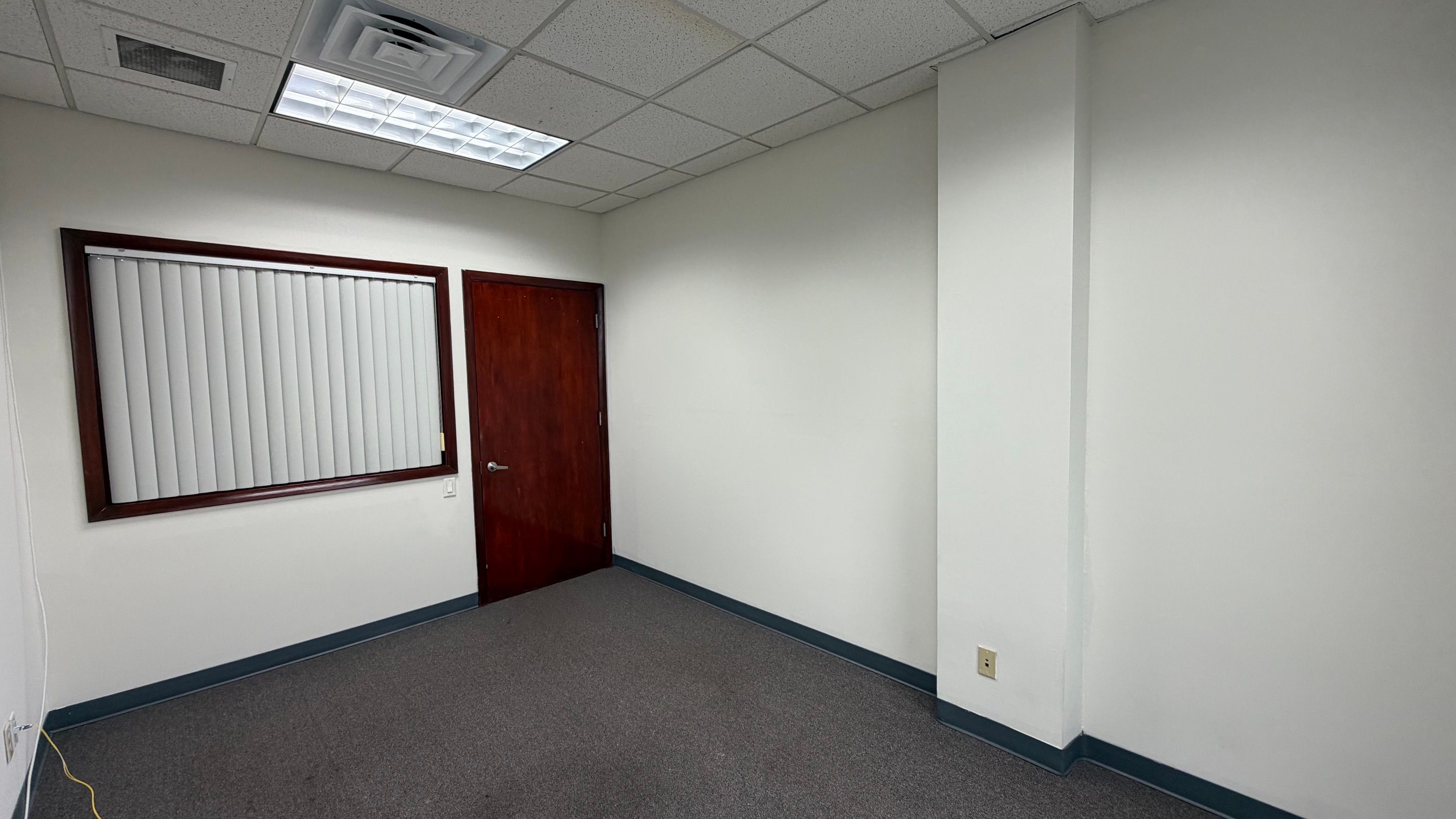 Unit 523, office space, photo 5
