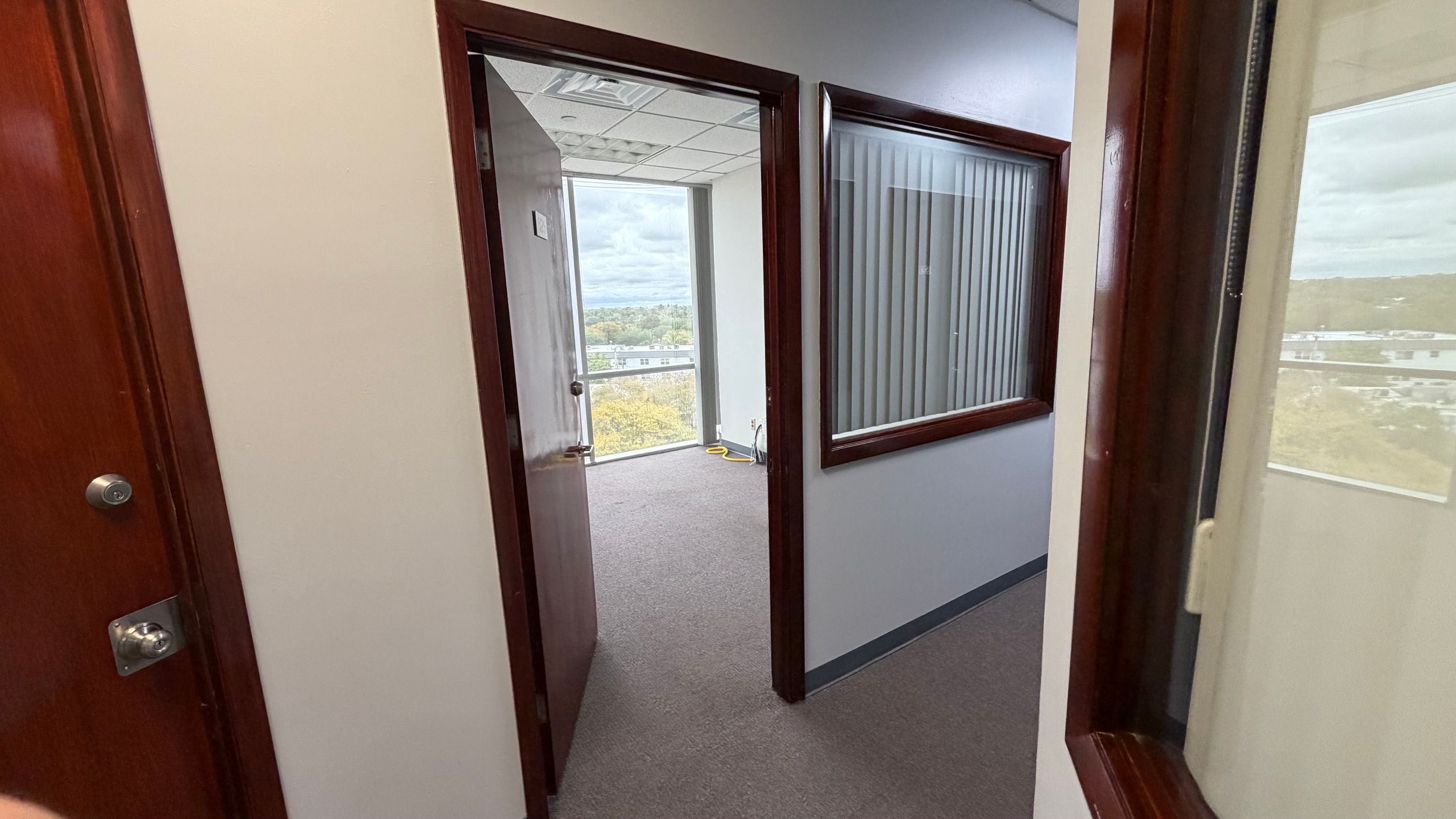 Unit 525, office space, photo 5